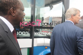 Côte d'Ivoire : Bolloré offre deux bus éléctriques aux étudiants